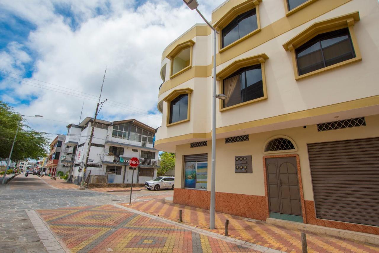 Hostal Andry Puerto Baquerizo Moreno Exterior foto