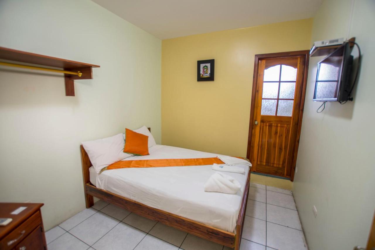 Hostal Andry Puerto Baquerizo Moreno Exterior foto