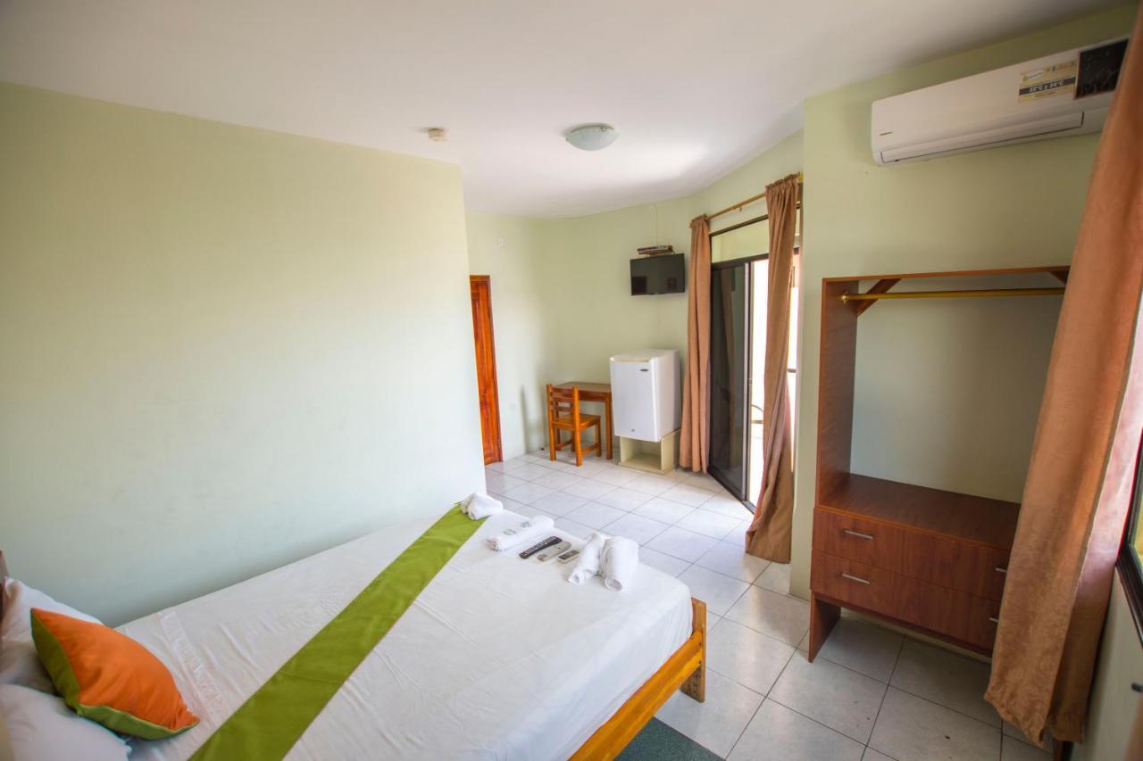 Hostal Andry Puerto Baquerizo Moreno Exterior foto