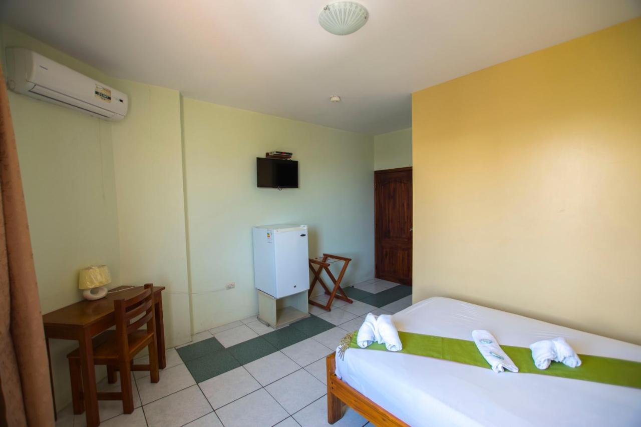 Hostal Andry Puerto Baquerizo Moreno Exterior foto