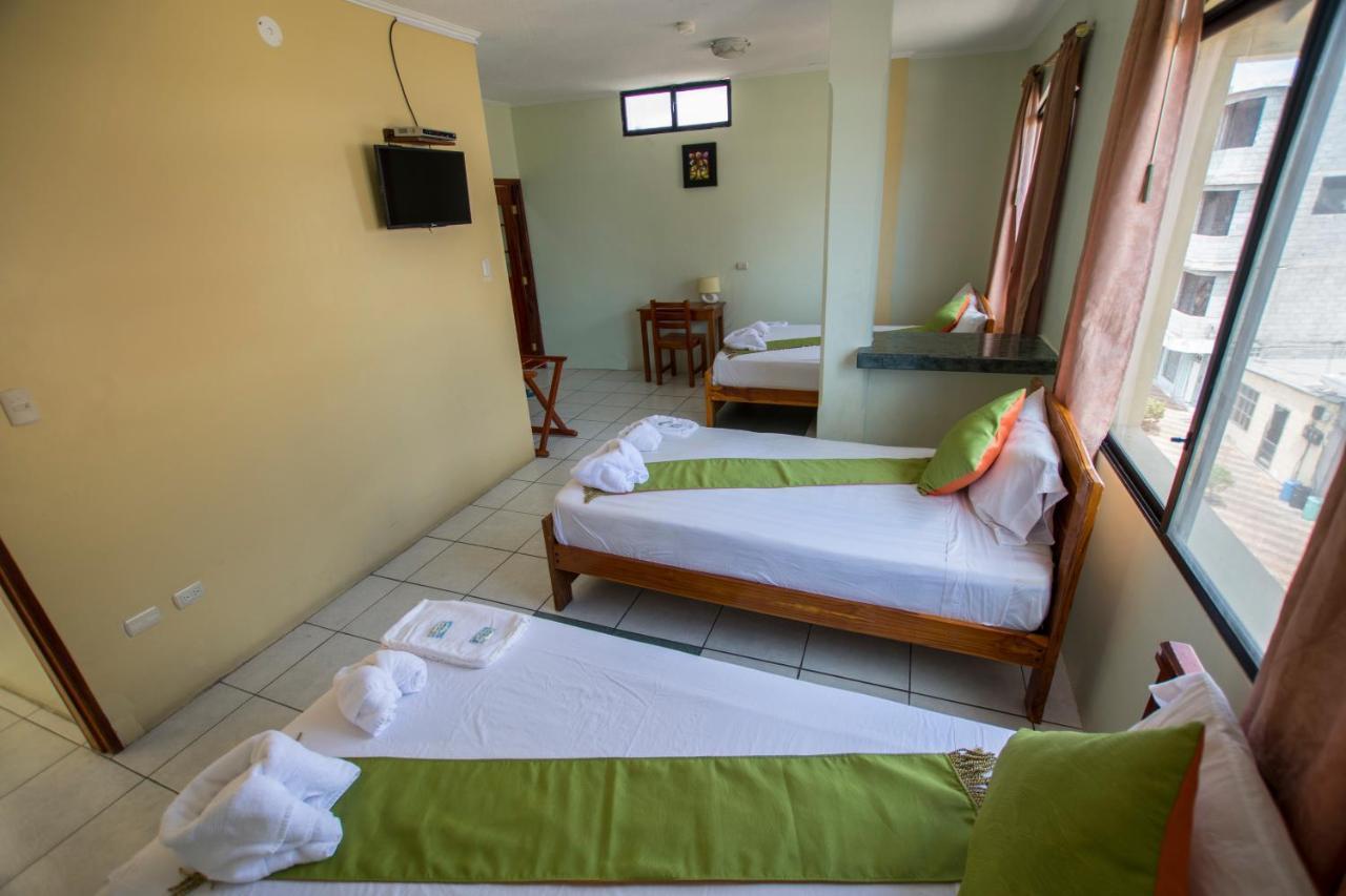 Hostal Andry Puerto Baquerizo Moreno Exterior foto